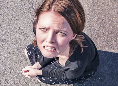 Το κορίτσι αντιμετώπισε τις συνέπειες της αυξητικής μαστοπλαστικής